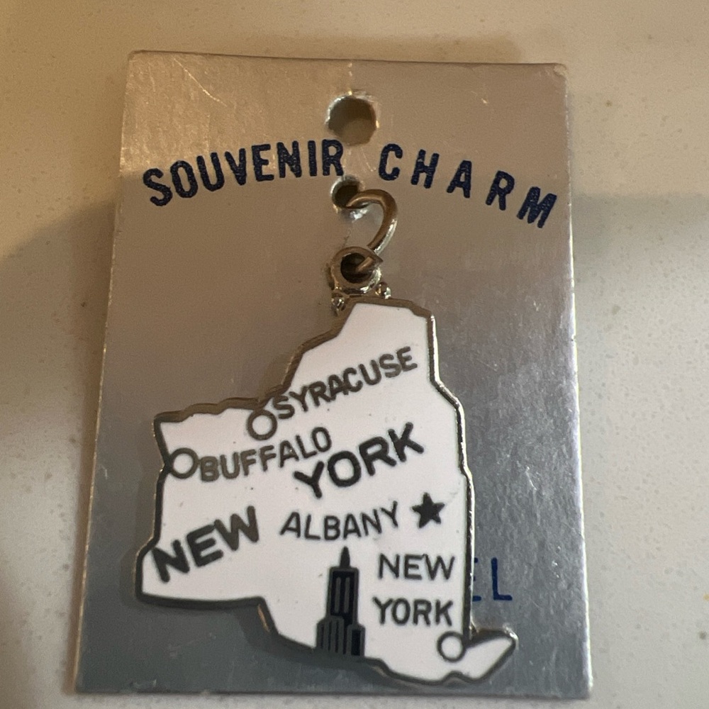 NEW 925 Sterling Silver Retro Souvenir  Charm White Enamel NEW YORK